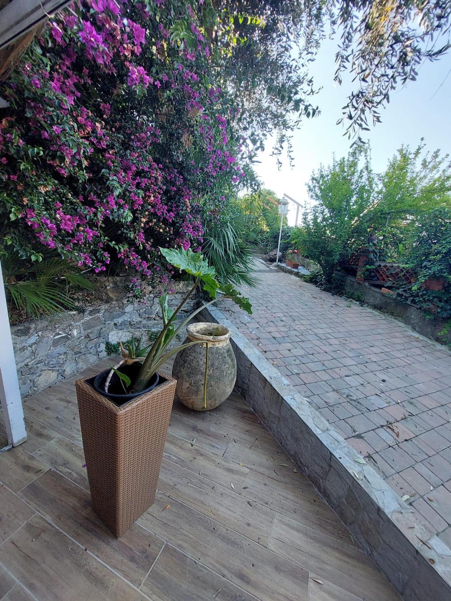 Riviera Garden Apartment Genoa Exterior photo