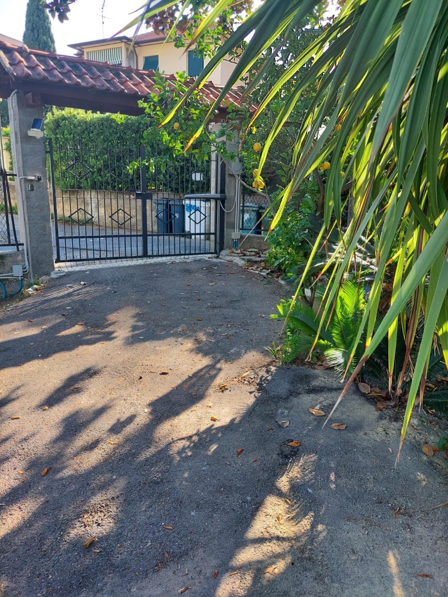 Riviera Garden Apartment Genoa Exterior photo